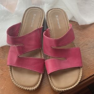 Gently used “Fuchsia” Naturalizer Sandals 8.5